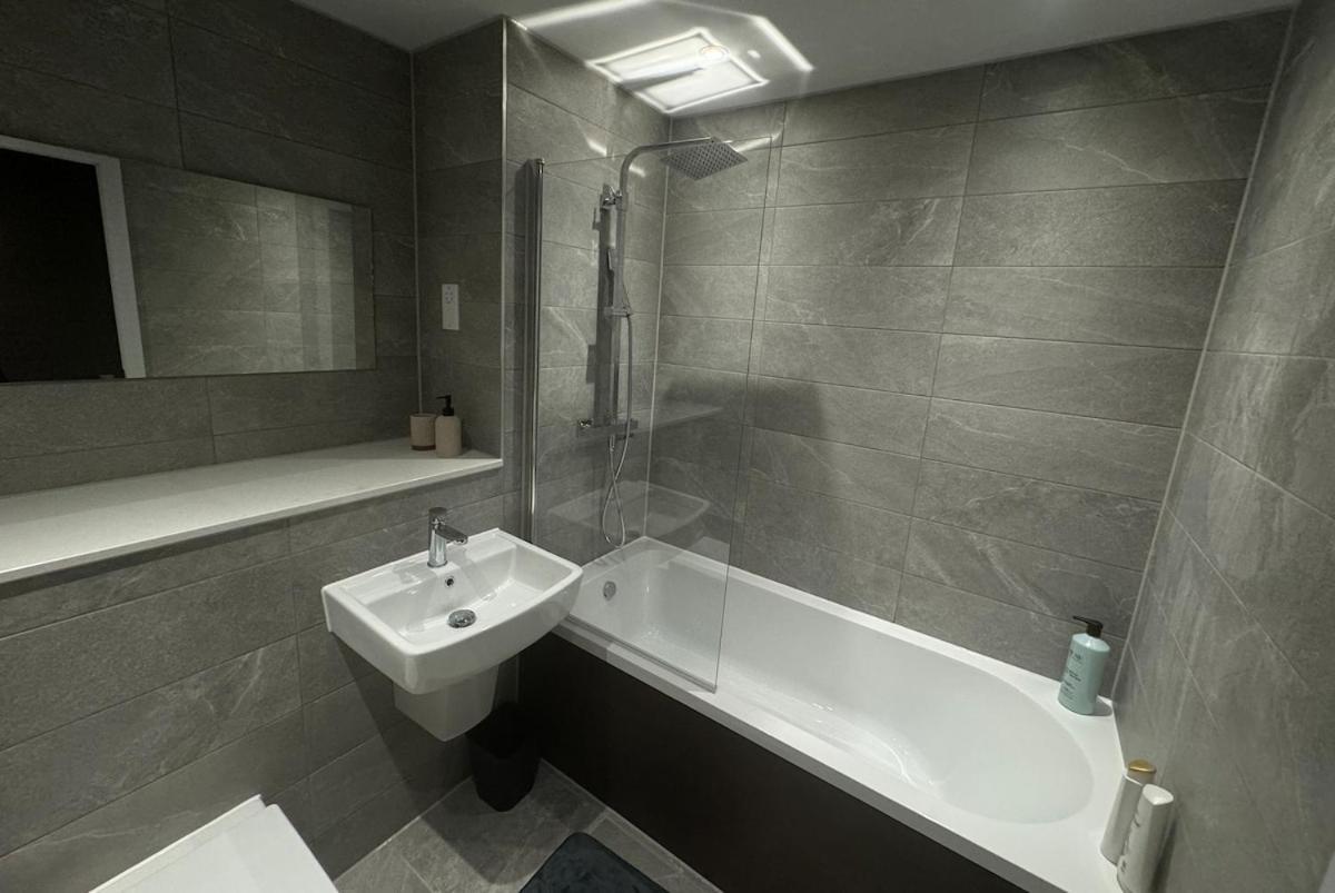 Modern 2-Bedroom Apartment In Heart Of 리버풀 외부 사진