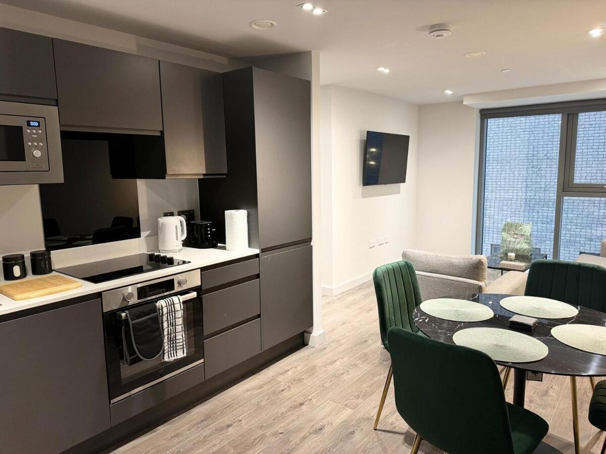 Modern 2-Bedroom Apartment In Heart Of 리버풀 외부 사진